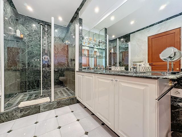 Appartement F4 à vendre - 4 pièces - 120,10 m2 - Cannes - 06 - PROVENCE-ALPES-COTE-D-AZUR