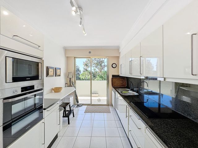 Appartement F4 à vendre - 4 pièces - 120,10 m2 - Cannes - 06 - PROVENCE-ALPES-COTE-D-AZUR