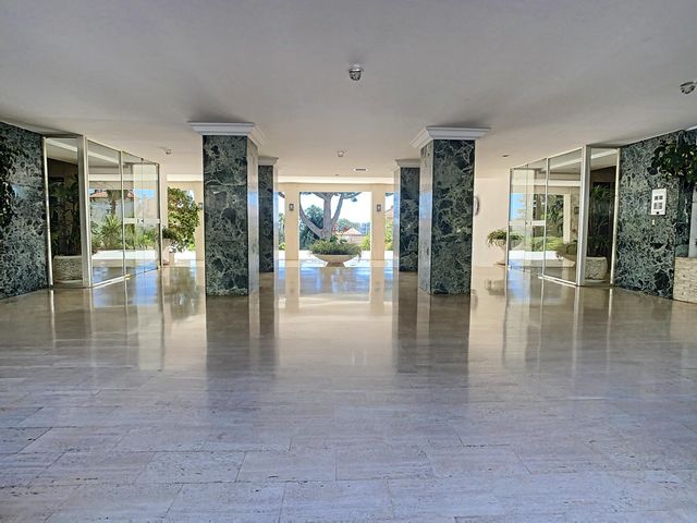 Appartement F4 à vendre - 4 pièces - 120,10 m2 - Cannes - 06 - PROVENCE-ALPES-COTE-D-AZUR