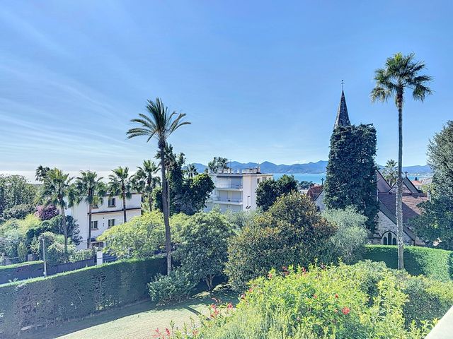 Appartement F4 à vendre - 4 pièces - 120,10 m2 - Cannes - 06 - PROVENCE-ALPES-COTE-D-AZUR