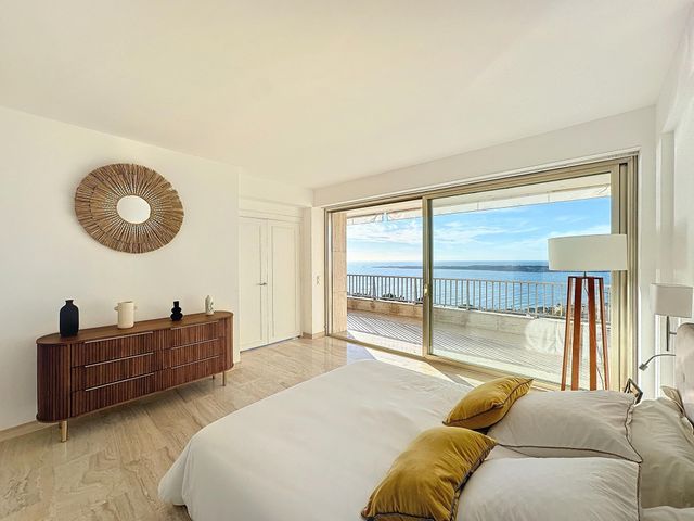 Appartement à vendre - 4 pièces - 119,03 m2 - Cannes - 06 - PROVENCE-ALPES-COTE-D-AZUR