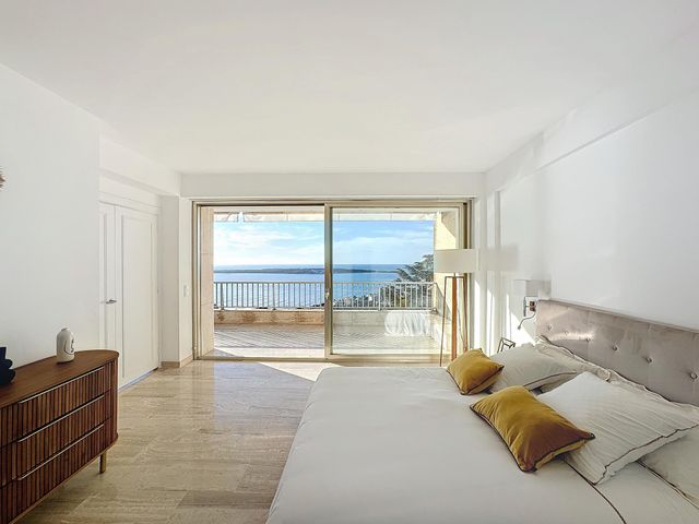 Appartement à vendre - 4 pièces - 119,03 m2 - Cannes - 06 - PROVENCE-ALPES-COTE-D-AZUR