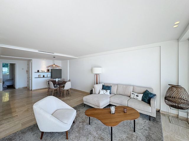 Appartement à vendre - 4 pièces - 119,03 m2 - Cannes - 06 - PROVENCE-ALPES-COTE-D-AZUR