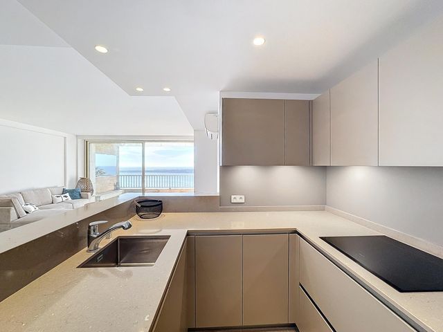 Appartement à vendre - 4 pièces - 119,03 m2 - Cannes - 06 - PROVENCE-ALPES-COTE-D-AZUR