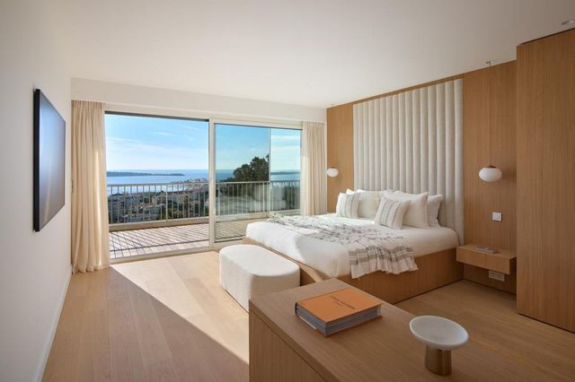 Appartement F5 &agrave; vendre - 5 pi&egrave;ces - 210 m2 - Cannes - 06 - PROVENCE-ALPES-COTE-D-AZUR