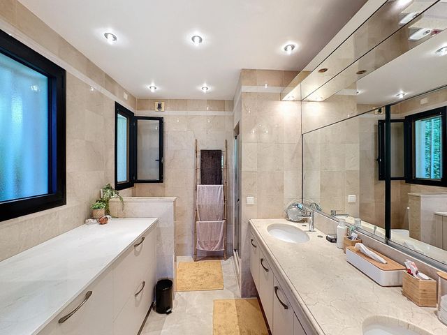 Appartement F4 à vendre - 4 pièces - 123,55 m2 - Cannes - 06 - PROVENCE-ALPES-COTE-D-AZUR