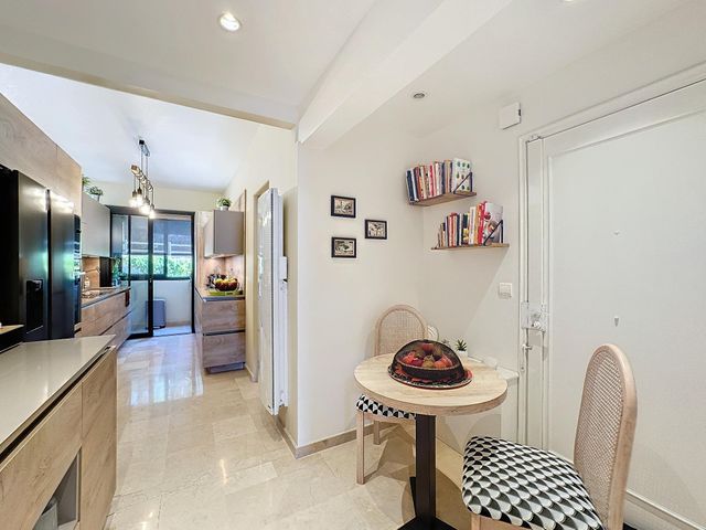 Appartement F4 à vendre - 4 pièces - 123,55 m2 - Cannes - 06 - PROVENCE-ALPES-COTE-D-AZUR