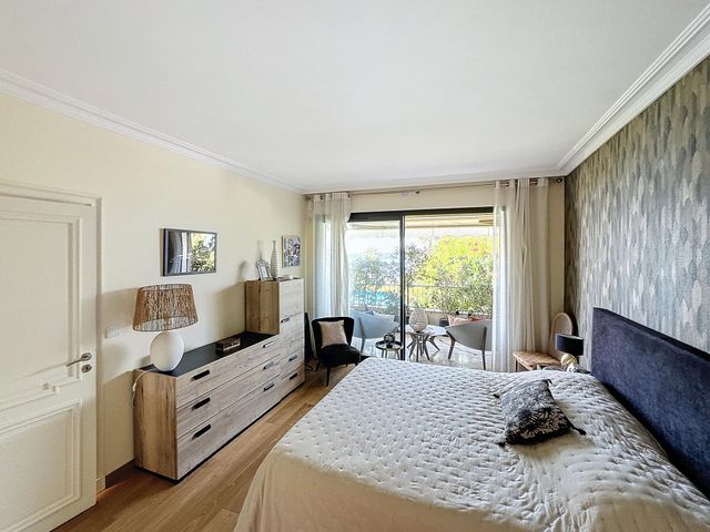 Appartement F4 à vendre - 4 pièces - 123,55 m2 - Cannes - 06 - PROVENCE-ALPES-COTE-D-AZUR