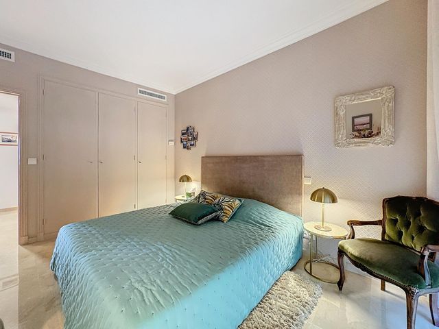 Appartement F4 à vendre - 4 pièces - 123,55 m2 - Cannes - 06 - PROVENCE-ALPES-COTE-D-AZUR