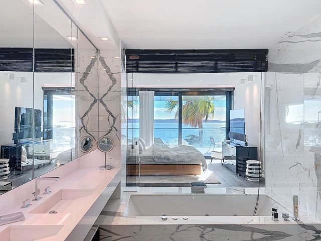 Appartement F3 &agrave; vendre - 3 pi&egrave;ces - 137,70 m2 - Cannes - 06 - PROVENCE-ALPES-COTE-D-AZUR