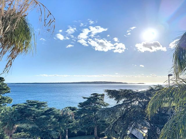 Appartement F3 &agrave; vendre - 3 pi&egrave;ces - 137,70 m2 - Cannes - 06 - PROVENCE-ALPES-COTE-D-AZUR