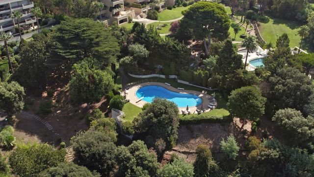 Maison à vendre - 7 pièces - 315 m2 - Cannes - 06 - PROVENCE-ALPES-COTE-D-AZUR