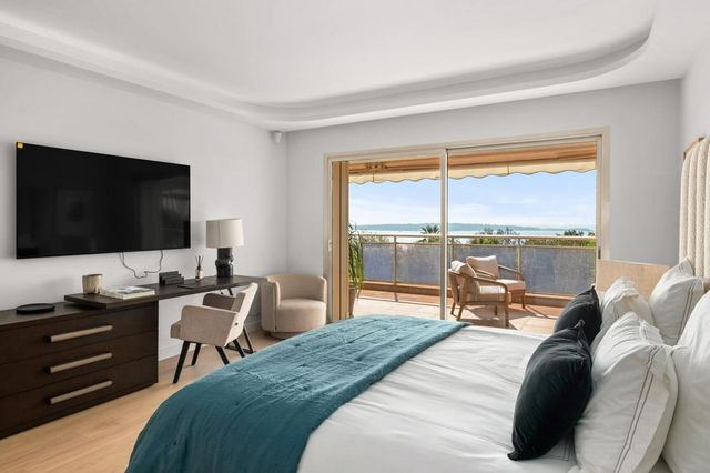 Maison à vendre - 7 pièces - 315 m2 - Cannes - 06 - PROVENCE-ALPES-COTE-D-AZUR