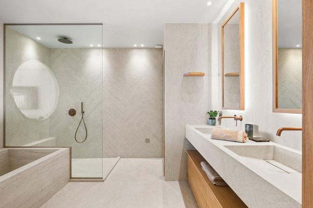 Maison à vendre - 7 pièces - 315 m2 - Cannes - 06 - PROVENCE-ALPES-COTE-D-AZUR