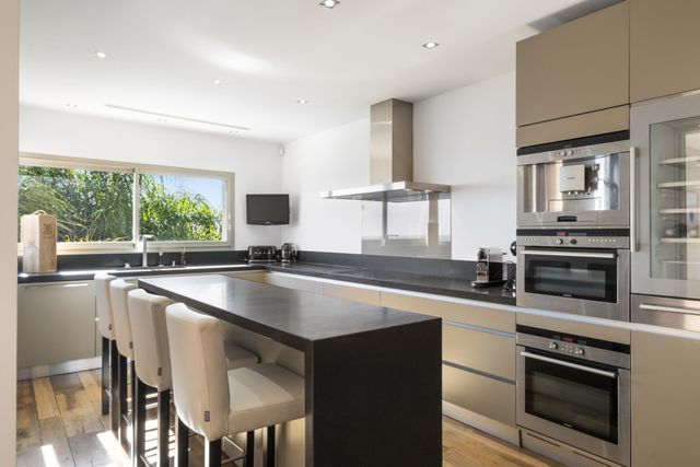 Maison à vendre - 7 pièces - 350 m2 - Cannes - 06 - PROVENCE-ALPES-COTE-D-AZUR