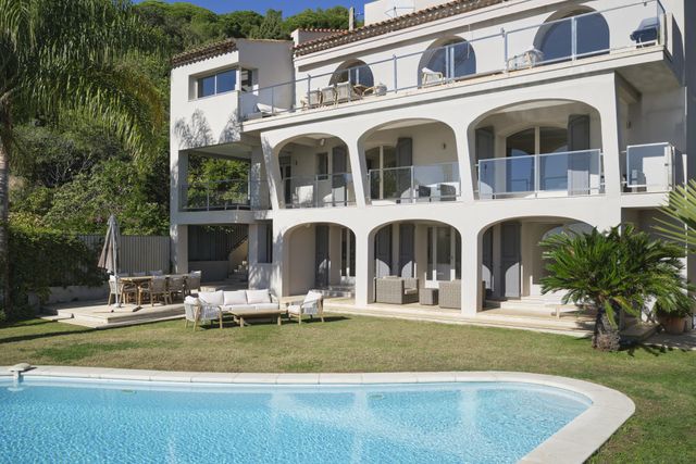 Maison à vendre - 7 pièces - 350 m2 - Cannes - 06 - PROVENCE-ALPES-COTE-D-AZUR