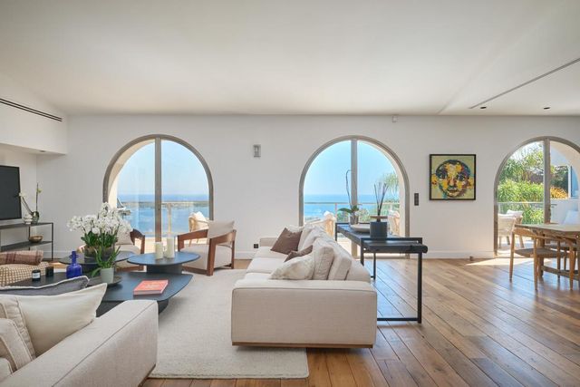 Maison à vendre - 7 pièces - 350 m2 - Cannes - 06 - PROVENCE-ALPES-COTE-D-AZUR
