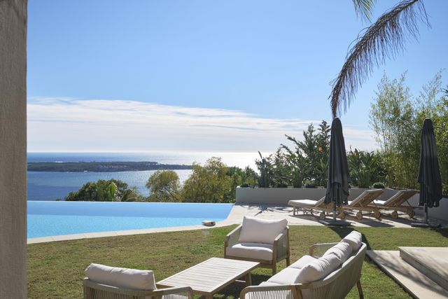 Maison à vendre - 7 pièces - 350 m2 - Cannes - 06 - PROVENCE-ALPES-COTE-D-AZUR