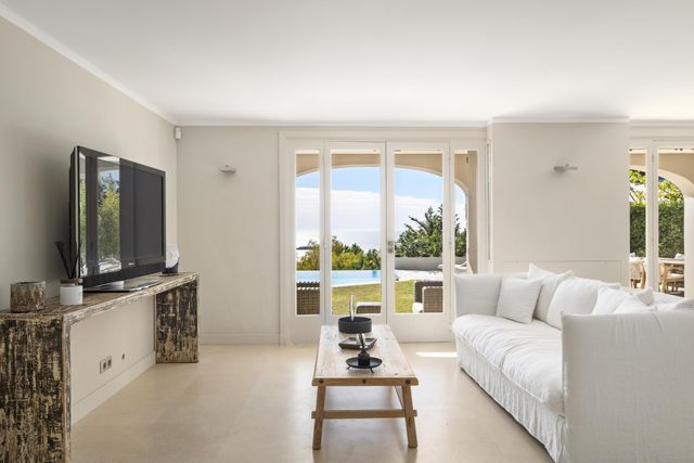 Maison à vendre - 7 pièces - 350 m2 - Cannes - 06 - PROVENCE-ALPES-COTE-D-AZUR