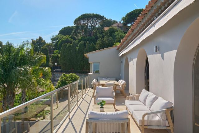 Maison à vendre - 7 pièces - 350 m2 - Cannes - 06 - PROVENCE-ALPES-COTE-D-AZUR