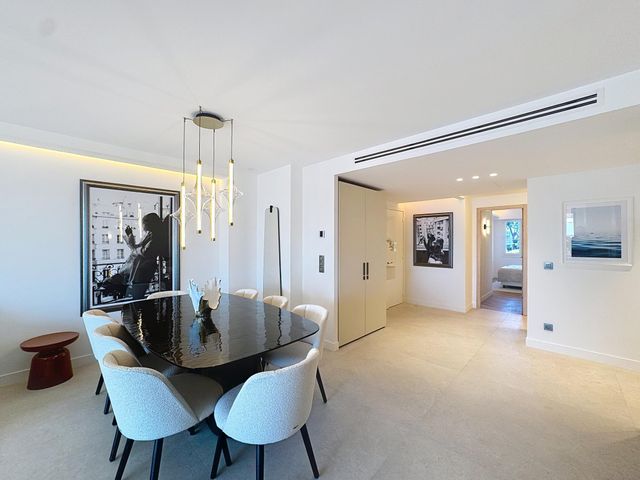 Appartement à vendre - 4 pièces - 102 m2 - Cannes - 06 - PROVENCE-ALPES-COTE-D-AZUR