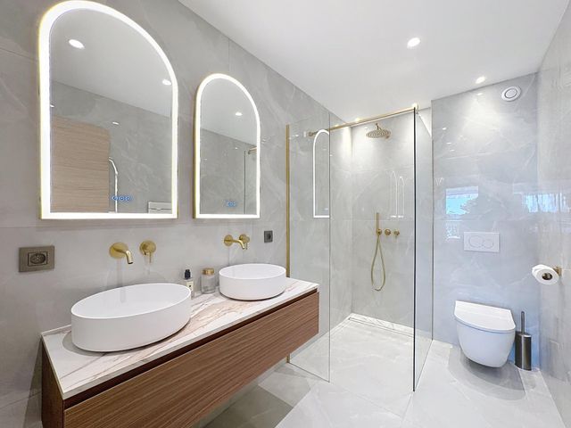 Appartement à vendre - 4 pièces - 102 m2 - Cannes - 06 - PROVENCE-ALPES-COTE-D-AZUR