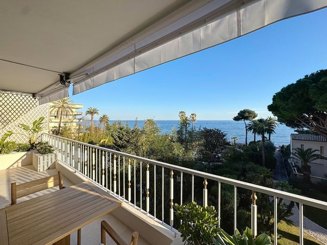 Appartement à vendre - 4 pièces - 102 m2 - Cannes - 06 - PROVENCE-ALPES-COTE-D-AZUR