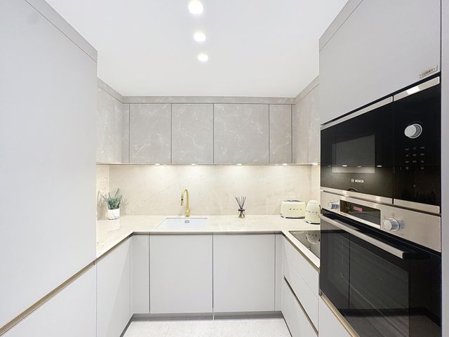 Appartement à vendre - 4 pièces - 102 m2 - Cannes - 06 - PROVENCE-ALPES-COTE-D-AZUR