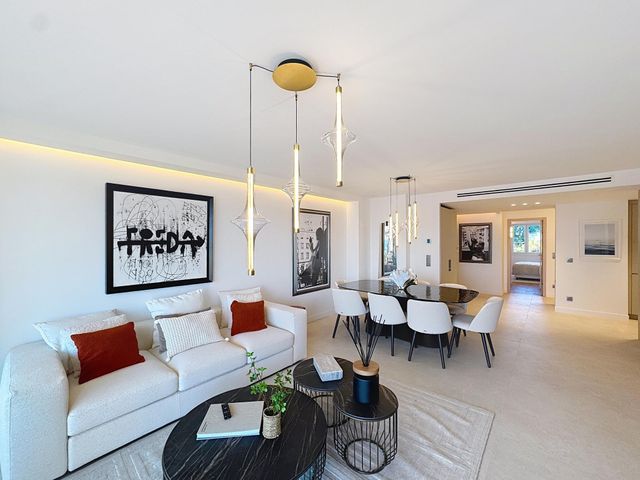 Appartement à vendre - 4 pièces - 102 m2 - Cannes - 06 - PROVENCE-ALPES-COTE-D-AZUR