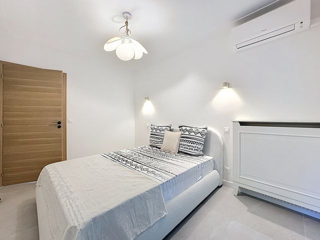 Appartement F4 à vendre - 4 pièces - 105 m2 - Cannes - 06 - PROVENCE-ALPES-COTE-D-AZUR