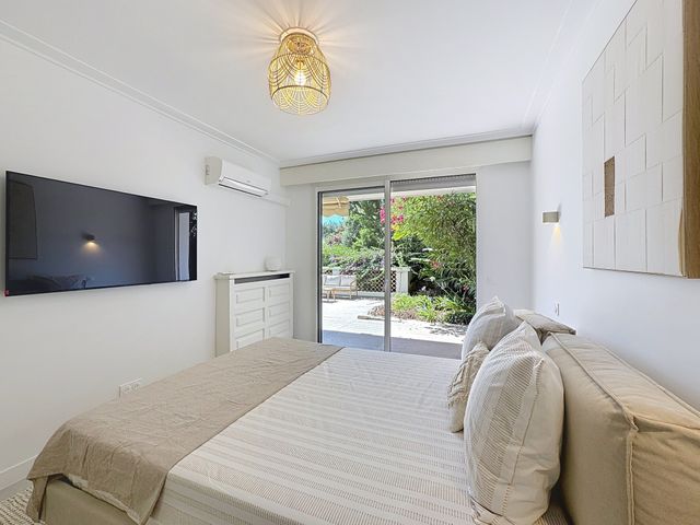 Appartement F4 à vendre - 4 pièces - 105 m2 - Cannes - 06 - PROVENCE-ALPES-COTE-D-AZUR