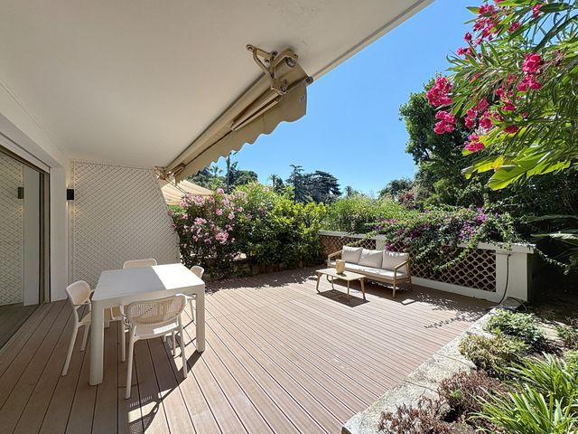 Appartement F4 à vendre - 4 pièces - 105 m2 - Cannes - 06 - PROVENCE-ALPES-COTE-D-AZUR