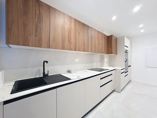 Appartement F4 à vendre - 4 pièces - 105 m2 - Cannes - 06 - PROVENCE-ALPES-COTE-D-AZUR