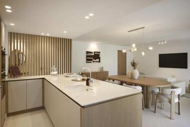 Appartement F4 à vendre - 4 pièces - 109,70 m2 - Cannes - 06 - PROVENCE-ALPES-COTE-D-AZUR