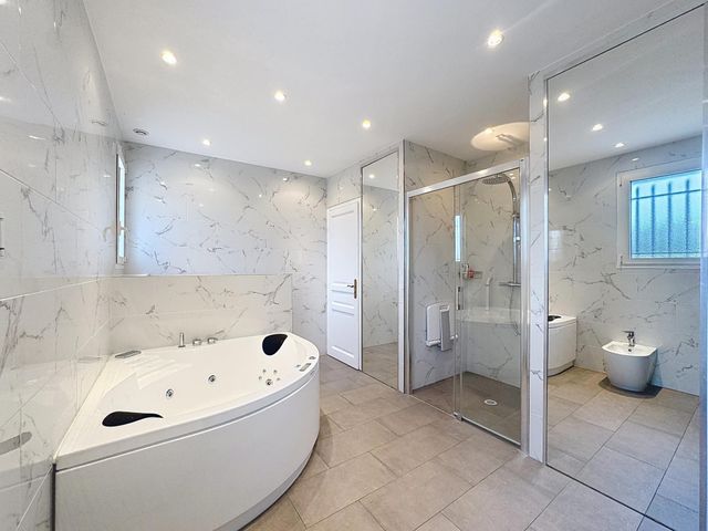 Maison &agrave; vendre - 6 pi&egrave;ces - 270 m2 - Mougins - 06 - PROVENCE-ALPES-COTE-D-AZUR