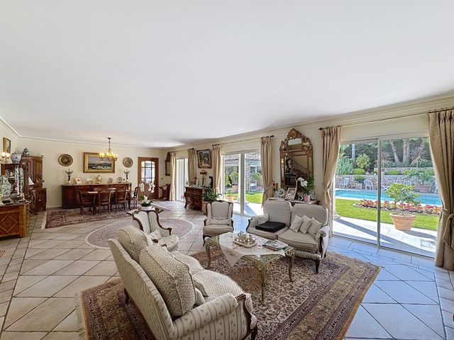 Maison &agrave; vendre - 6 pi&egrave;ces - 270 m2 - Mougins - 06 - PROVENCE-ALPES-COTE-D-AZUR