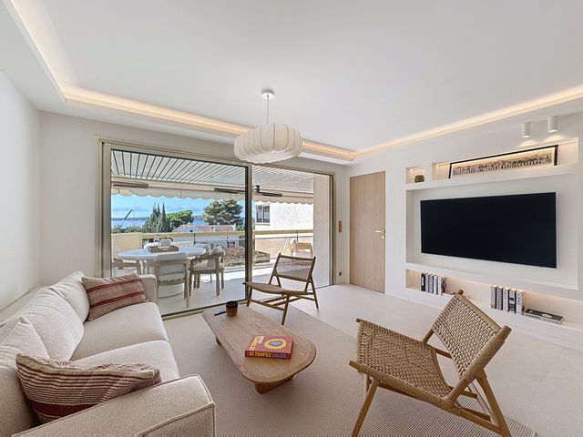 Appartement F4 à vendre - 4 pièces - 102 m2 - Cannes - 06 - PROVENCE-ALPES-COTE-D-AZUR