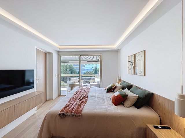 Appartement F4 à vendre - 4 pièces - 102 m2 - Cannes - 06 - PROVENCE-ALPES-COTE-D-AZUR