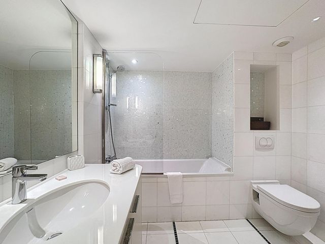 Appartement F2 &agrave; vendre - 2 pi&egrave;ces - 54 m2 - Cannes - 06 - PROVENCE-ALPES-COTE-D-AZUR