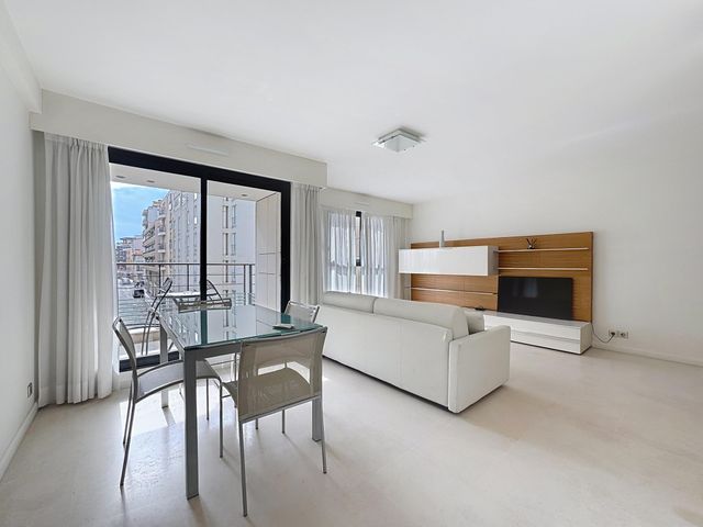 Appartement F2 &agrave; vendre - 2 pi&egrave;ces - 54 m2 - Cannes - 06 - PROVENCE-ALPES-COTE-D-AZUR