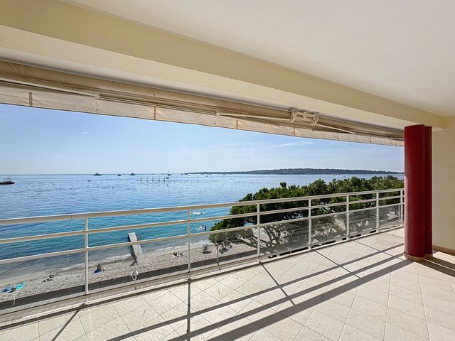 Appartement F4 à vendre - 4 pièces - 117,75 m2 - Cannes - 06 - PROVENCE-ALPES-COTE-D-AZUR