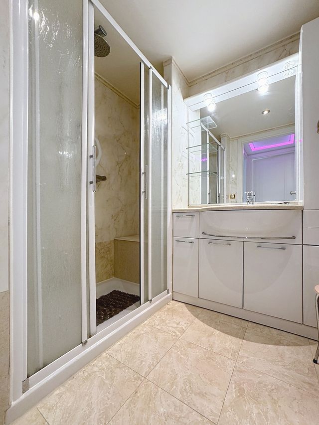 Appartement F4 à vendre - 4 pièces - 117,75 m2 - Cannes - 06 - PROVENCE-ALPES-COTE-D-AZUR