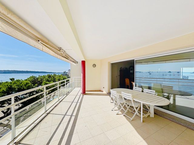 Appartement F4 à vendre - 4 pièces - 117,75 m2 - Cannes - 06 - PROVENCE-ALPES-COTE-D-AZUR
