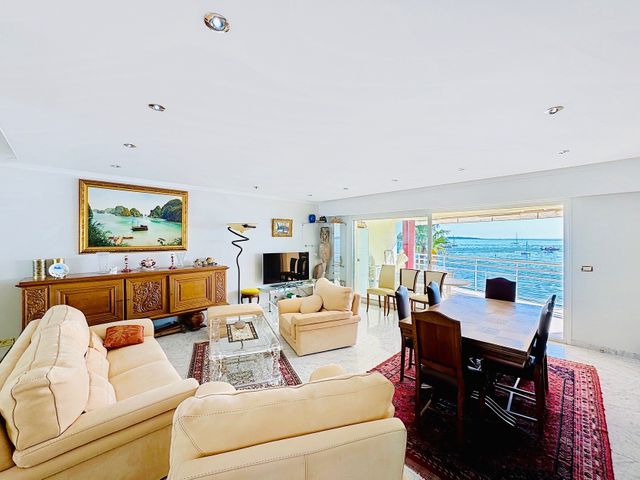 Appartement F4 à vendre - 4 pièces - 117,75 m2 - Cannes - 06 - PROVENCE-ALPES-COTE-D-AZUR