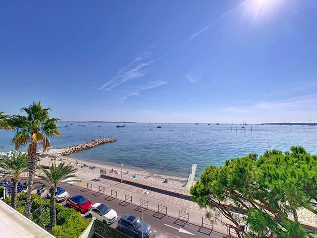 Appartement F4 à vendre - 4 pièces - 117,75 m2 - Cannes - 06 - PROVENCE-ALPES-COTE-D-AZUR