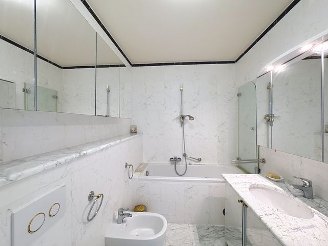 Appartement F4 à vendre - 4 pièces - 117,75 m2 - Cannes - 06 - PROVENCE-ALPES-COTE-D-AZUR