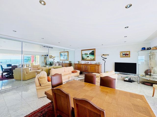 Appartement F4 à vendre - 4 pièces - 117,75 m2 - Cannes - 06 - PROVENCE-ALPES-COTE-D-AZUR