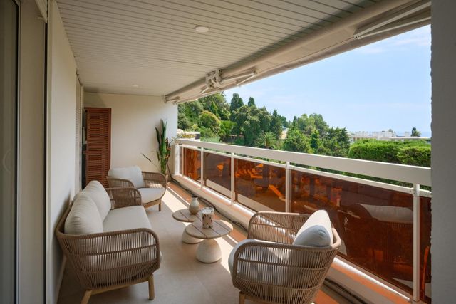 Appartement F5 à vendre - 5 pièces - 135 m2 - Cannes - 06 - PROVENCE-ALPES-COTE-D-AZUR