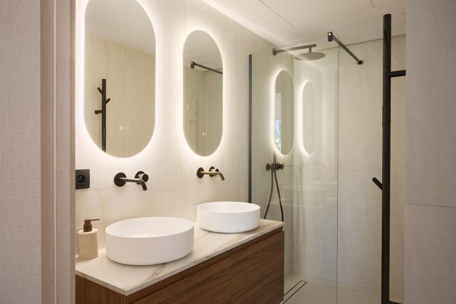 Appartement F5 à vendre - 5 pièces - 135 m2 - Cannes - 06 - PROVENCE-ALPES-COTE-D-AZUR