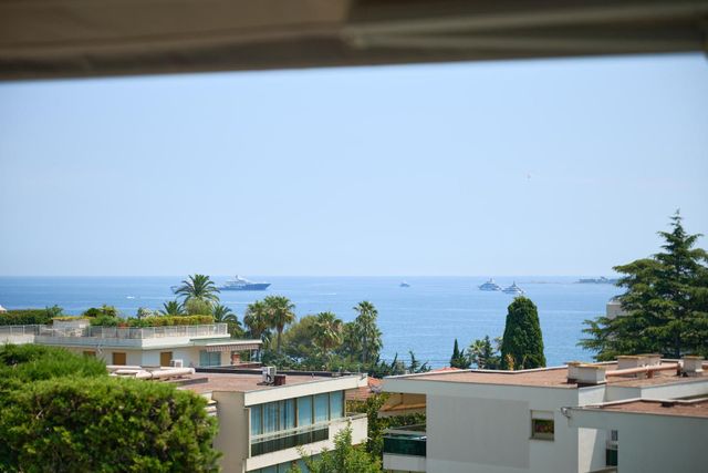 Appartement F5 à vendre - 5 pièces - 135 m2 - Cannes - 06 - PROVENCE-ALPES-COTE-D-AZUR